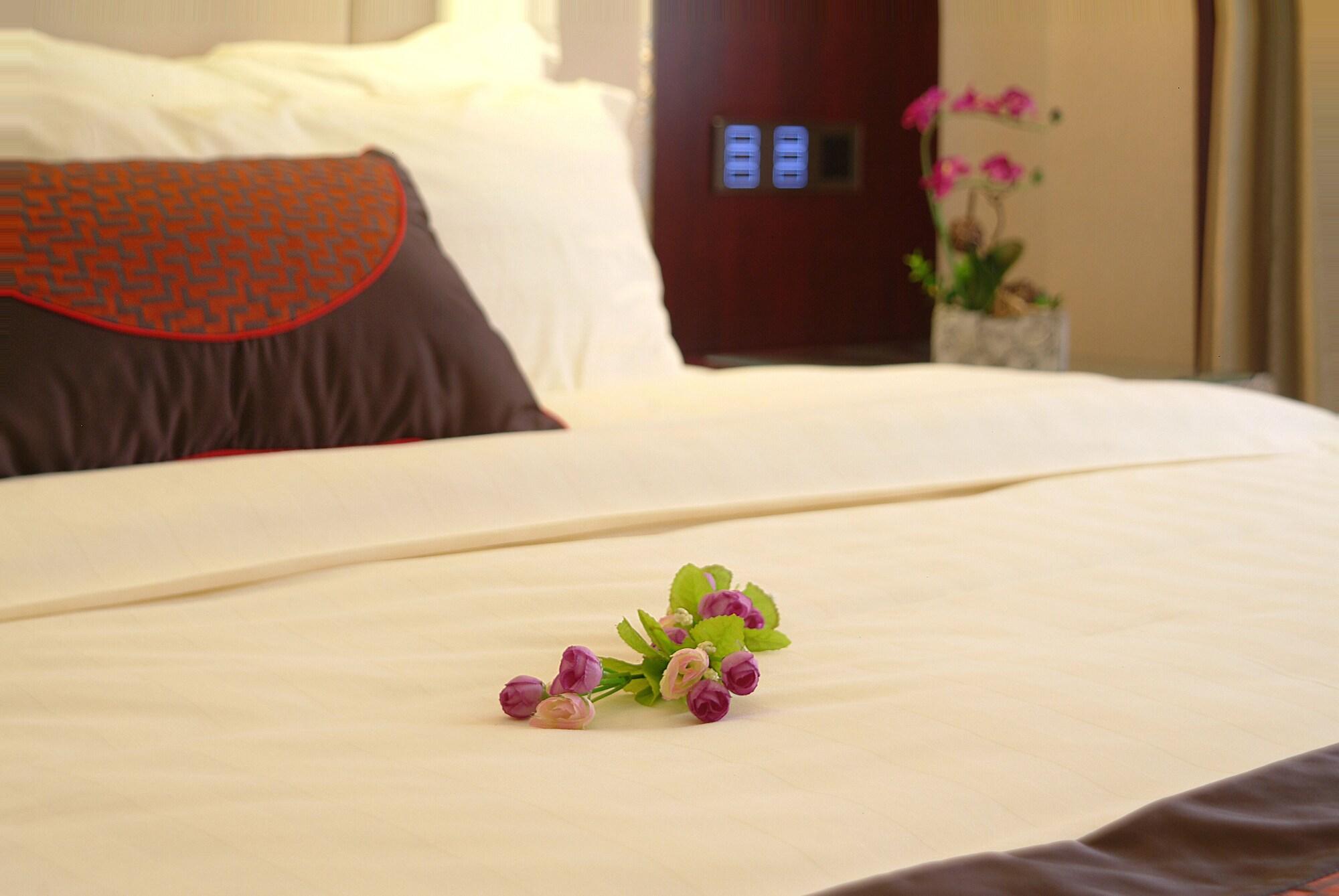 Guangdong Hotel-Free Shuttle & Registration Counter Service During Canton Fair Exterior photo
