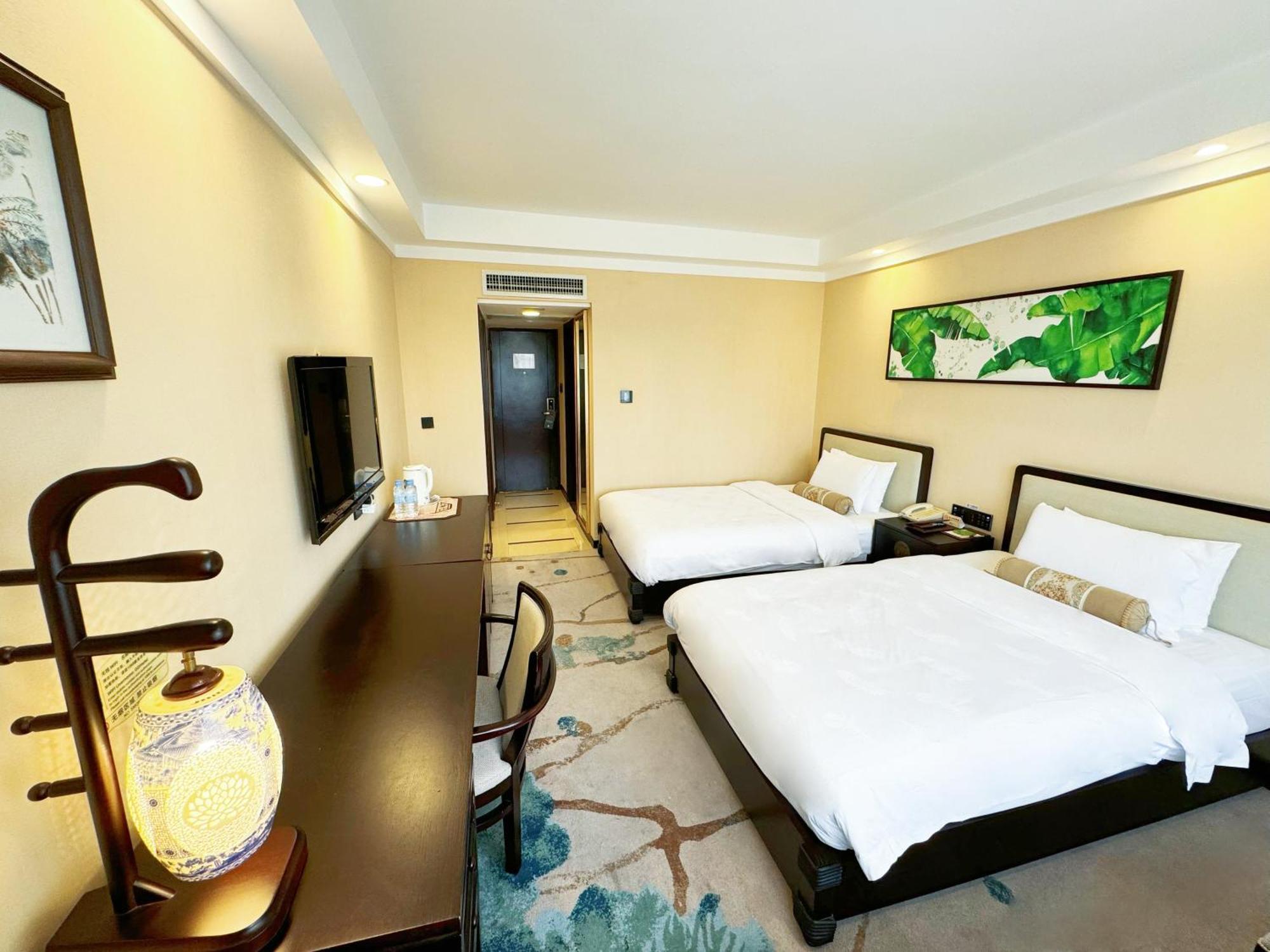 Guangdong Hotel-Free Shuttle & Registration Counter Service During Canton Fair Exterior photo