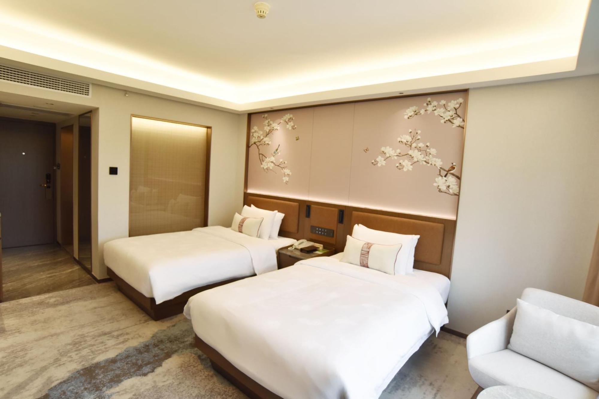 Guangdong Hotel-Free Shuttle & Registration Counter Service During Canton Fair Exterior photo