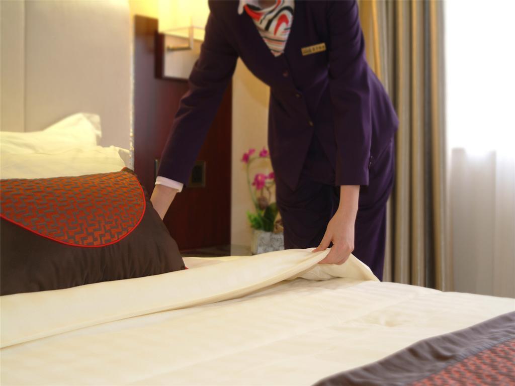 Guangdong Hotel-Free Shuttle & Registration Counter Service During Canton Fair Exterior photo